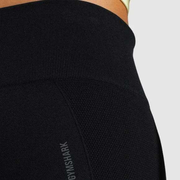 Gymshark Flex Cycling Shorts in Black/Charcoal - Picture 7 of 11
